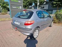 Gebraucht Peugeot 206 60 PS (44 kW) 2001 Silber Limousine