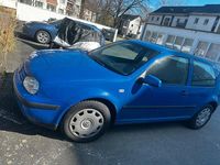 Gebraucht VW Golf IV 75 PS (55 kW) 2001 Blau Kleinwagen