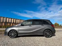 Gebraucht Mercedes B250 211 PS (155 kW) 2015 Grau Kleinwagen