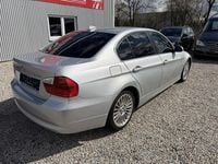 Gebraucht BMW 325 218 PS (160 kW) 2006 Titansilber metallic Limousine