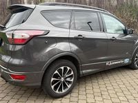 Gebraucht Ford Kuga ST 182 PS (133 kW) 2017 Grau SUV