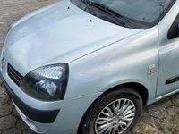 Gebraucht Renault Clio II 75 PS (55 kW) 2003 Blau Kleinwagen