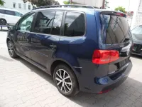 Gebraucht VW Touran Comfortline 140 PS (102 kW) 2011 Blau Van / Kleinbus