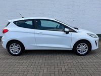 Gebraucht Ford Fiesta Trend 71 PS (52 kW) 2018 Weiß Kleinwagen