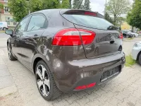 Gebraucht Kia Rio FIFA World Cup Edition 109 PS (80 kW) 2013 Braun Limousine