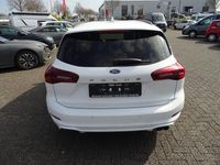 Gebraucht Ford Focus ST-Line 125 PS (91 kW) 2024 Weiß Limousine