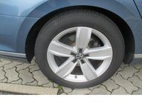 Gebraucht VW Passat Highline 179 PS (131 kW) 2017 Blau Kombi