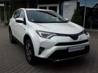 Gebraucht Toyota RAV4 Hybrid Style 155 PS (114 kW) 2018 White pearl cs SUV