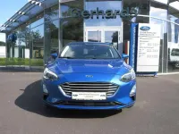 Gebraucht Ford Focus Cool & Connect 125 PS (91 kW) 2019 Dynamicblau metallic (metallic) Limousine