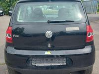 Gebraucht VW Fox 54 PS (39 kW) 2008 Schwarz Kleinwagen
