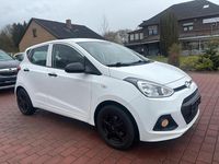 Gebraucht Hyundai i10 67 PS (49 kW) 2016 Weiß Kleinwagen