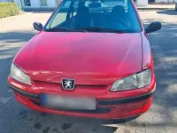 Gebraucht Peugeot 106 60 PS (44 kW) 2003 Rot Kleinwagen