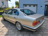Używany BMW 520 Performance 129 KM (94 kW) 1989 Beżowy Sedan/Limuzyna