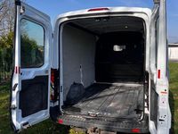 Second-hand Ford Transit 105 CP (77 kW) 2018 Alb Monovolum