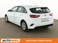 Usado Kia Ceed Attract 101 CV (74 kW) 2021 Blanco Utilitario