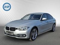 Gebraucht BMW 330 Sport Line 252 PS (185 kW) 2015 Glaciersilber metallic Limousine