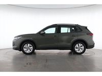Gebraucht VW Tiguan 131 PS (96 kW) 2025 Cipressinogrün (metallic) SUV