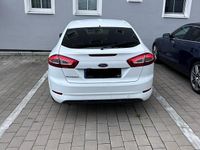 Gebraucht Ford Mondeo Titanium 163 PS (119 kW) 2014 Weiß Limousine