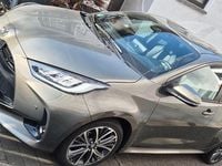 Gebraucht Toyota Yaris Hybrid Style 131 PS (96 kW) 2024 Braun Limousine