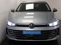 Gebraucht VW Passat Elegance 150 PS (110 kW) 2025 Oyster silver Kombi