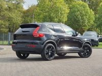 Neu Volvo XC40 Plus 163 PS (119 kW) 2026 Schwarz SUV