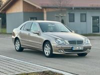 Gebraucht Mercedes C320 218 PS (160 kW) 2005 Gold Limousine