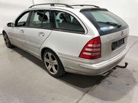 Gebraucht Mercedes C200 Elegance 163 PS (119 kW) 2003 Brillantsilber Kombi