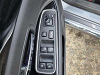 Gebraucht Mitsubishi Outlander P-HEV Top 121 PS (88 kW) 2017 Platinumgrau SUV