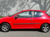 Gebraucht Peugeot 206 60 PS (44 kW) 2001 Rot Kleinwagen