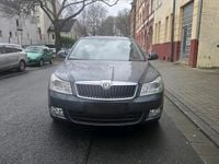 Gebraucht Skoda Octavia 140 PS (102 kW) 2012 Grau Kombi