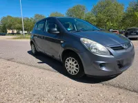 Gebraucht Hyundai i20 77 PS (56 kW) 2009 Grau Kleinwagen
