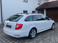 Gebraucht Skoda Superb Elegance 140 PS (102 kW) 2012 Weiß Kombi