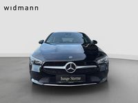 Gebraucht Mercedes CLA180 Shooting Brake Progressive 136 PS (100 kW) 2022 Metalliclack kosmosschwarz Kombi