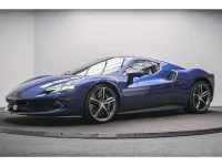 Gebraucht Ferrari 296 830 PS (610 kW) 2023 Blau Cabrio