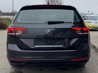 Gebraucht VW Passat 122 PS (89 kW) 2023 Grau Kombi