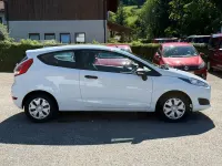 Gebraucht Ford Fiesta Ambiente 60 PS (44 kW) 2016 Weiß Kleinwagen