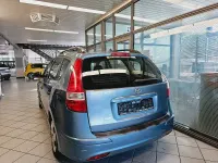 Gebraucht Hyundai i30 Trend 109 PS (80 kW) 2011 Hellblaumet. (metallic) Kombi