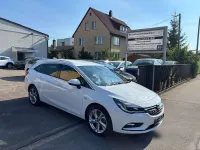 Gebraucht Opel Astra Dynamic 136 PS (100 kW) 2017 Schneeweiss/summitwhite/arctic Kombi