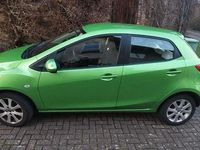 Gebraucht Mazda 2 Center-Line 84 PS (61 kW) 2012 Grün Kleinwagen
