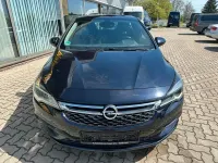 Używany Opel Astra Edition 110 KM (80 kW) 2018 Niebieski Sedan/Limuzyna