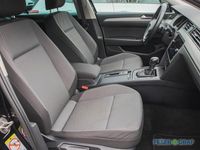 Gebraucht VW Passat Basis 122 PS (89 kW) 2022 Schwarz Kombi