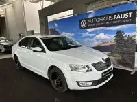 Gebraucht Skoda Octavia Ambition 105 PS (77 kW) 2015 Weiß perleffekt Kombi