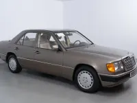 Gebraucht Mercedes E260 160 PS (117 kW) 1990 Beige Limousine