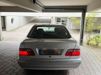 Gebraucht Mercedes E430 279 PS (205 kW) 2001 Grau Limousine