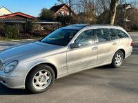 Gebraucht Mercedes E240 Elegance 177 PS (130 kW) 2005 Silber Kombi
