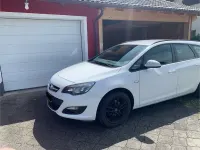 Usata Opel Astra Edition 110 CV (80 kW) 2015 Bianco Station wagon