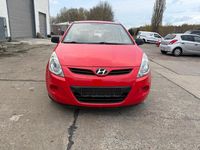 Gebraucht Hyundai i20 77 PS (56 kW) 2009 Rot Kleinwagen