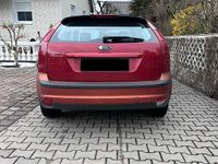Brugt Ford Focus 101 HK (74 kW) 2007 Rød Hatchback