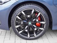 Gebraucht BMW 330e Performance 292 PS (214 kW) 2025 Arctic race blue Kombi