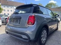 Gebraucht Mini ONE Essential 102 PS (75 kW) 2021 Moonwalk grey (metallic) Kleinwagen